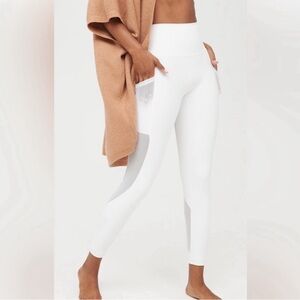 Aerie Offline White Leggings. NWT.